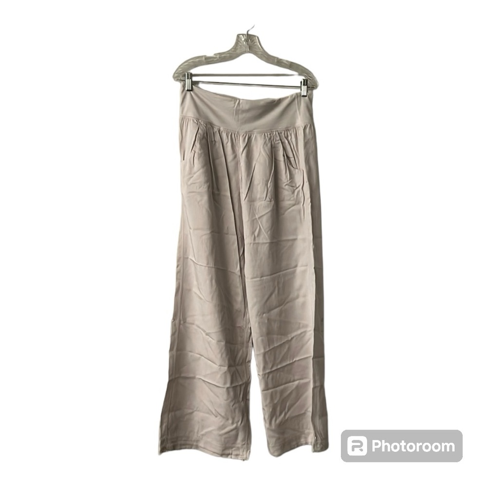 Lululemon Athletica light grey flared pant